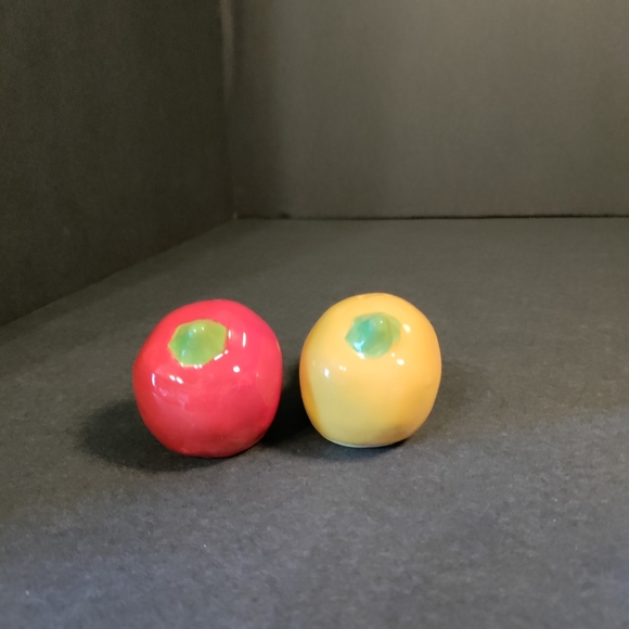 Salt and Pepper Shakers⭐ - Picture 4 of 6